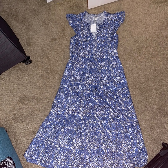 This is a size small J. Crew summery maxi dress in the color blue - Picture 2 of 5